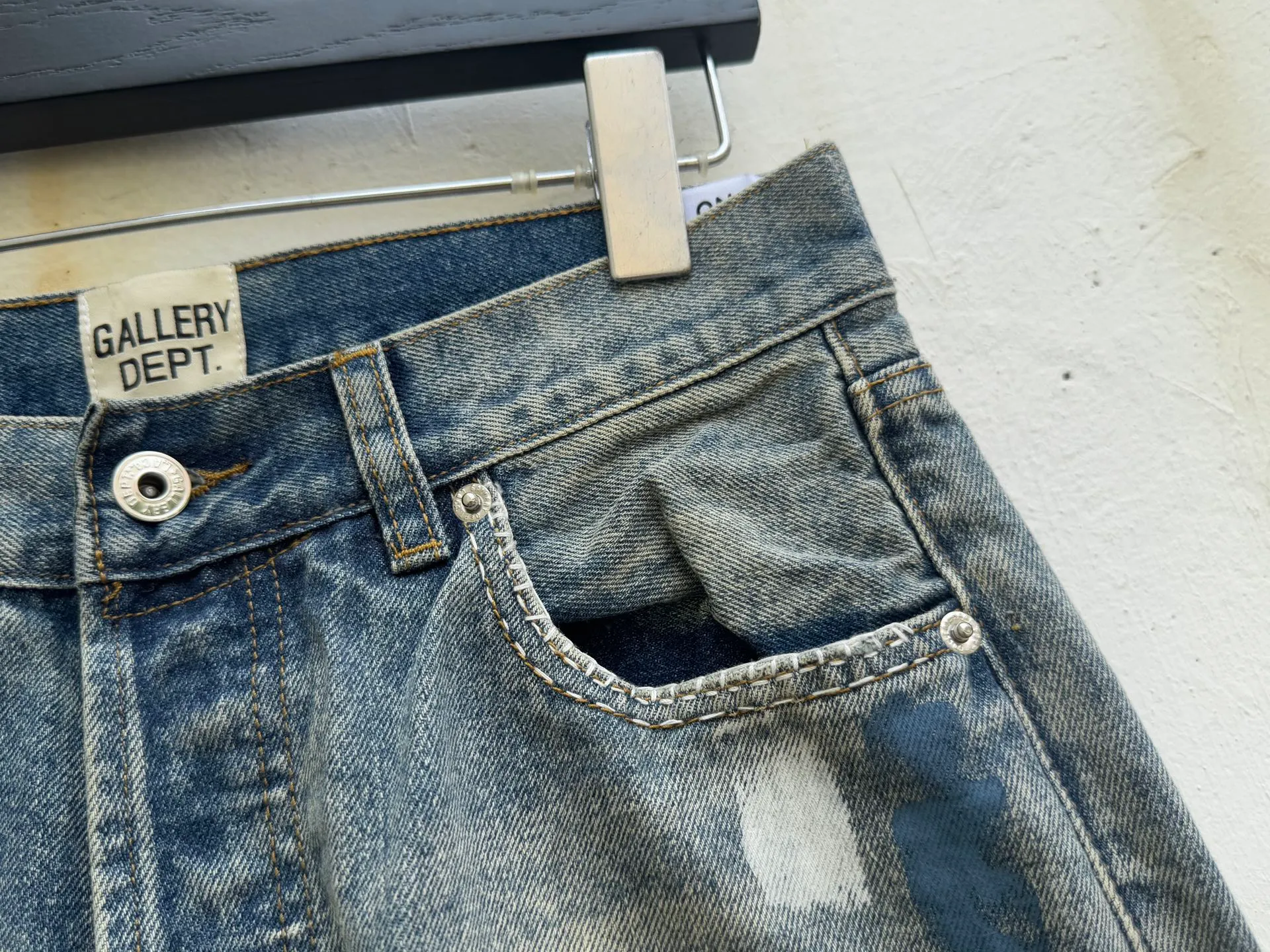 P300💰GA02 Top heavy industry GALLERY DEPT. Spliced ​​ink splash paint hand-stitched holes washed retro jeans men and women high street splash ink pants micro-flared casual trousers trendy couple same style Size: 28 30 32 34 36 (corresponds to S M L XL XXL)